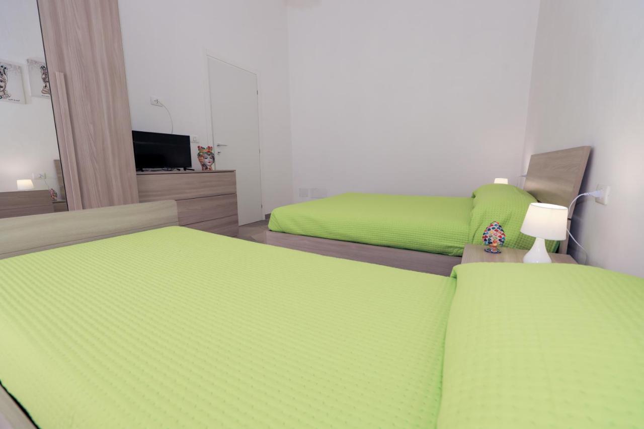 Casa Caruso Corso Garibaldi Lägenhet Avola Exteriör bild