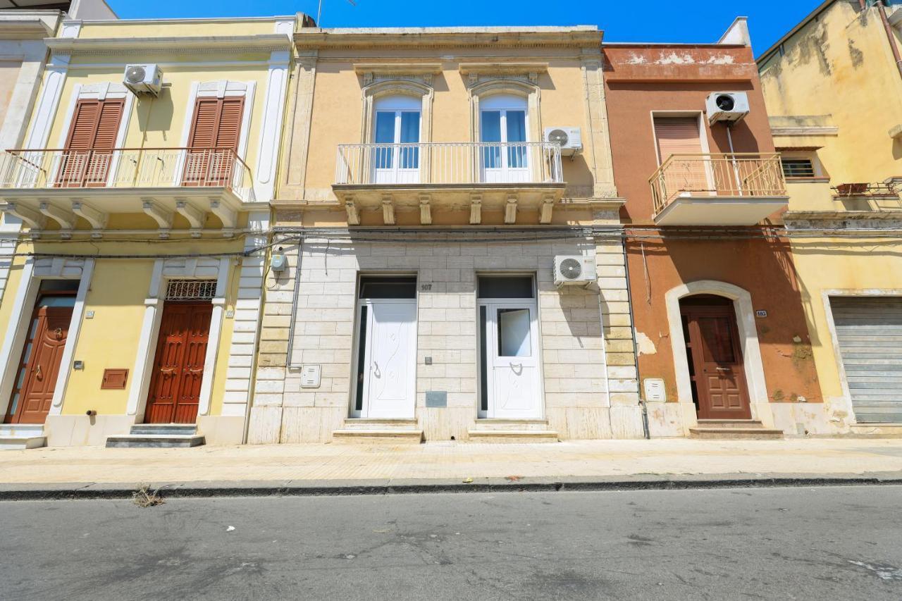 Casa Caruso Corso Garibaldi Lägenhet Avola Exteriör bild
